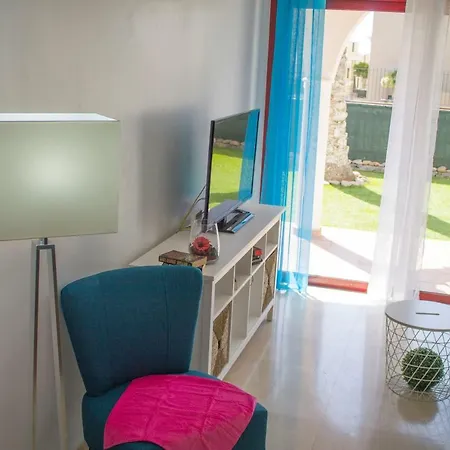 Cozy With Garden Apartment *