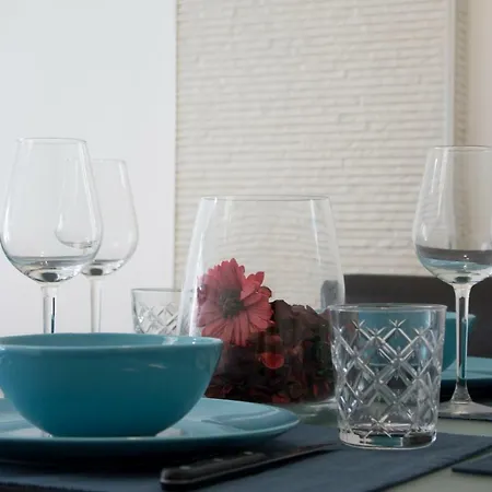 Cozy With Garden Apartamento *