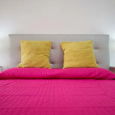 Cozy With Garden Apartamento